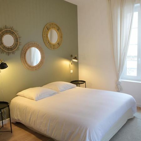 T3 De Charme Situe En Hyper Centre Avec Wifi, Linge, Draps, Savons Et Serviettes Fournis 干邑 外观 照片